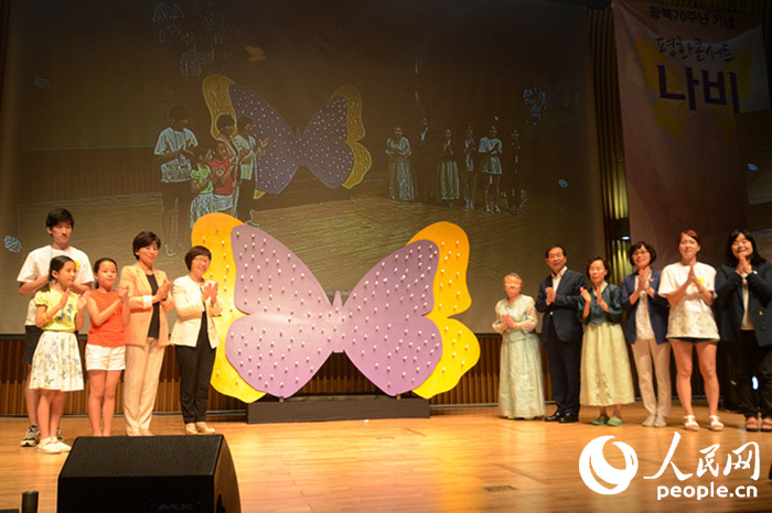 韓國慰安婦幸存者金福東奶奶說，希望每一位在戰(zhàn)爭中受到傷害的女性，都能像破繭的蝴蝶一樣重獲美麗新生。（拍攝：王昱祺）