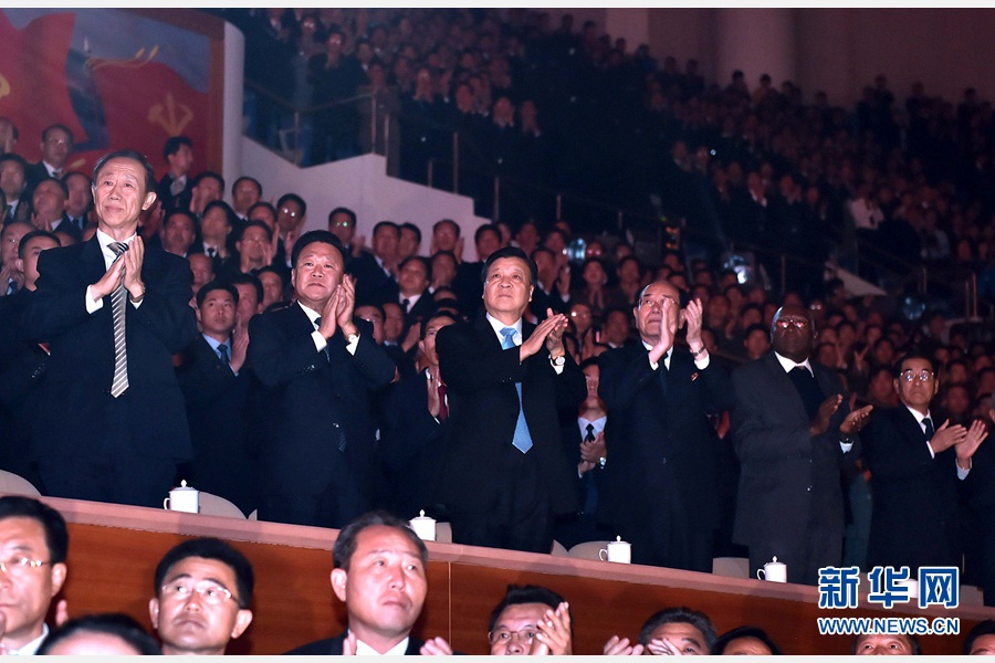 劉云山出席朝鮮勞動黨成立70周年慶祝活動

并赴安州祭掃中國人民志愿軍烈士陵園