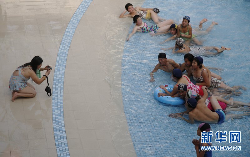 朝鮮冬季日常生活 水上樂園男女共浴不避諱（組圖）