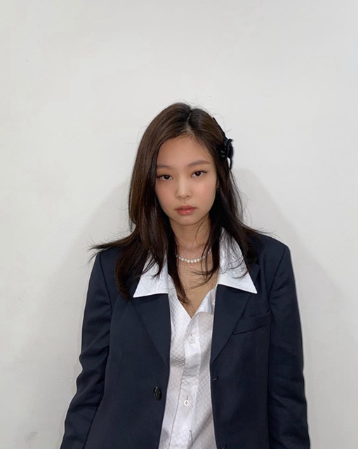 Jennie⵽{ BLACKPINKؚwڼ۽zo(h)ˇ˰ȫD