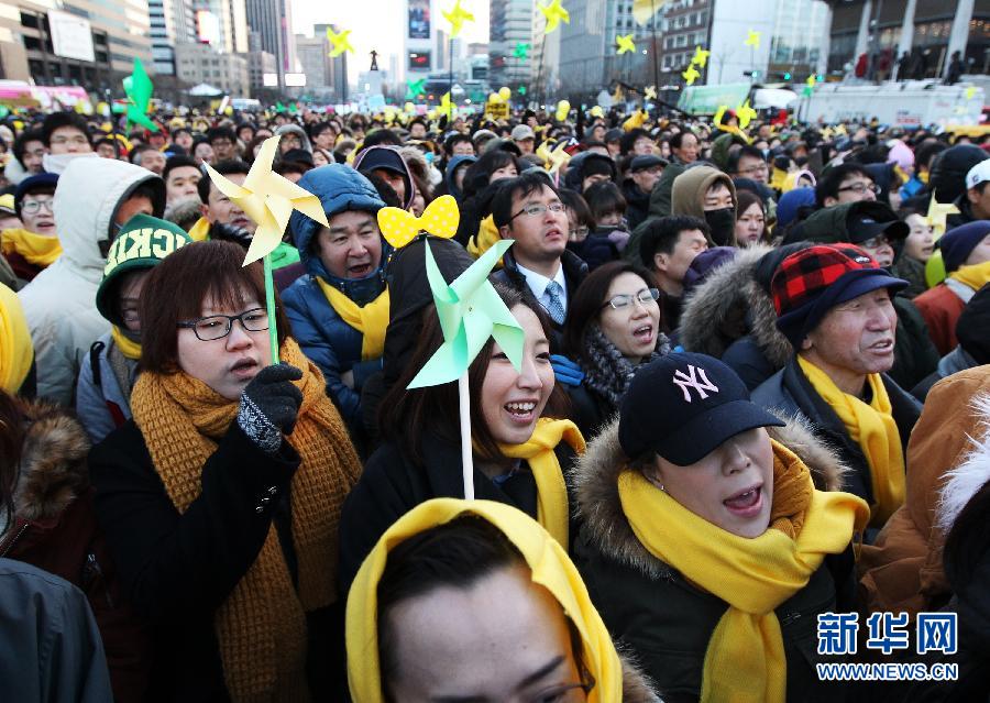 韓國總統(tǒng)競選進入白熱化階段 民眾不懼嚴(yán)寒街頭助選 新華社發(fā)（樸真熙攝） 